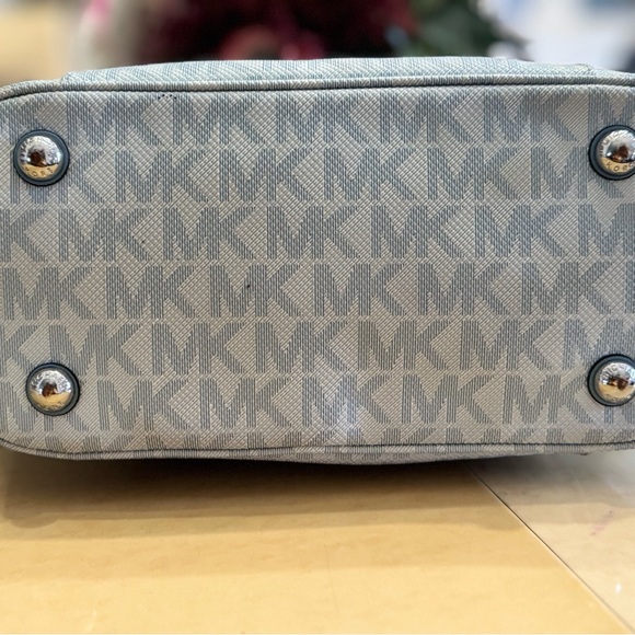 Michael Kors blue Tote Bag with Signature Monogram - Picture 5 of 10